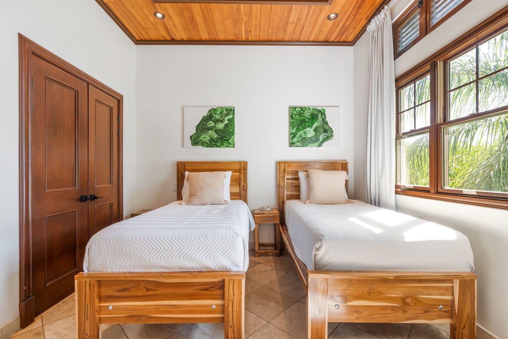 Ibis Condo #10 - Image 10