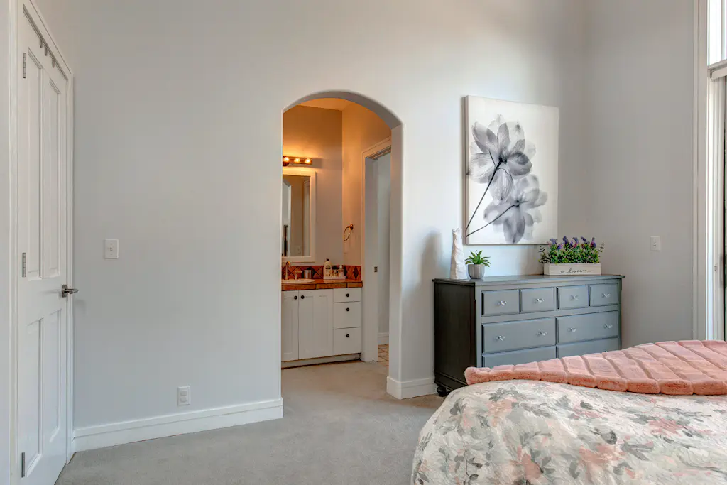 Glamorous Gallivan Place - Image 16