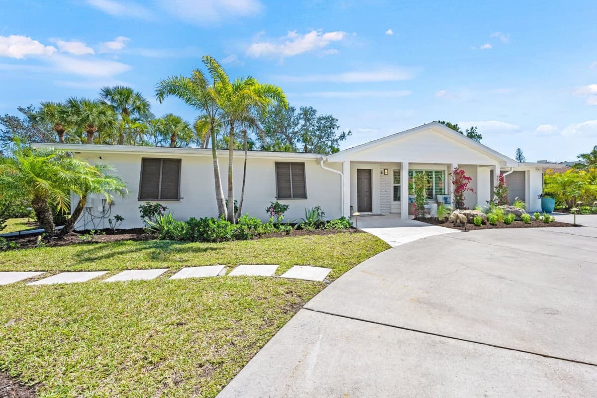 Beach Palm House - Image 44