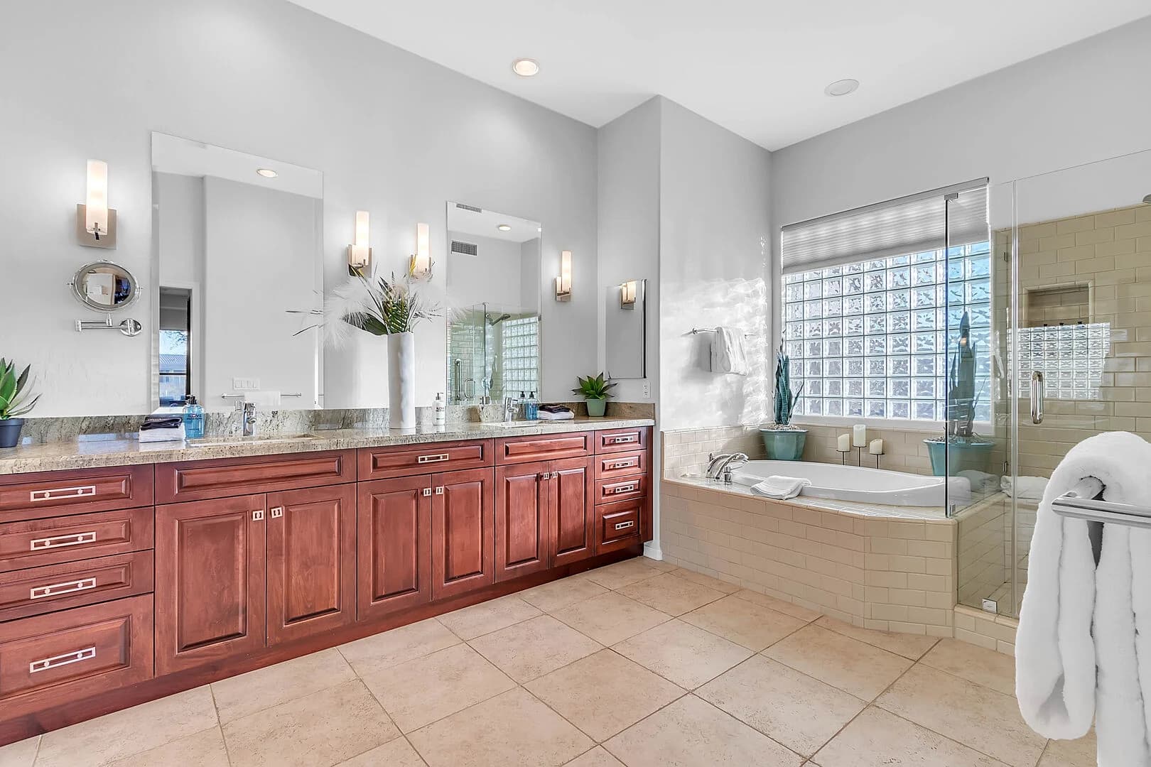 Scottsdale Redbird - Image 22