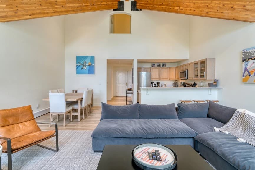 Emerald Elk at Village Creek - Image 3