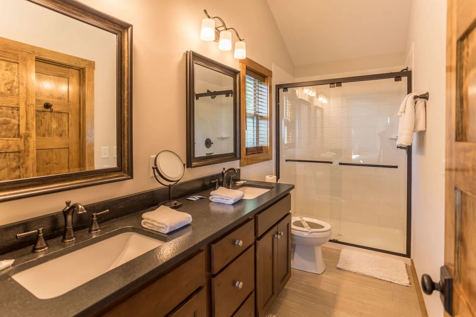 Mountain Vista Chalet - Image 11