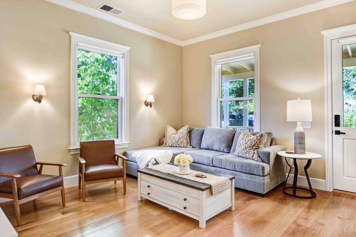 Newcomb Vineyard Escape - Image 4