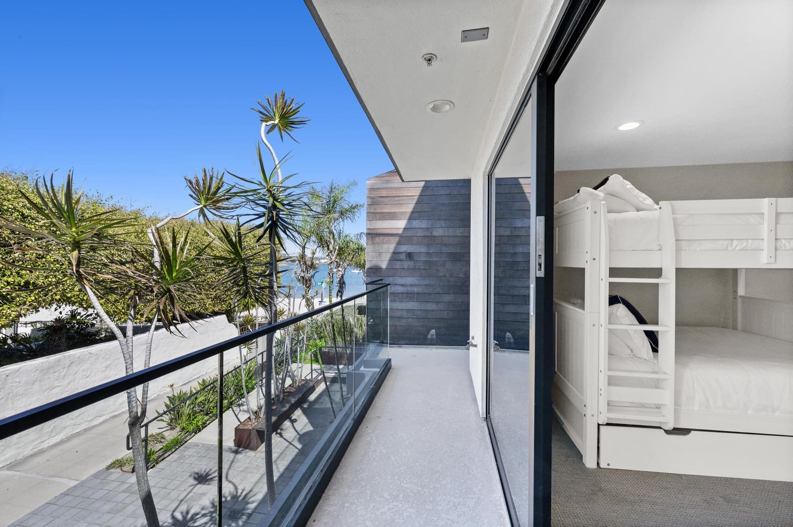 Bayside Retreat - Image 34