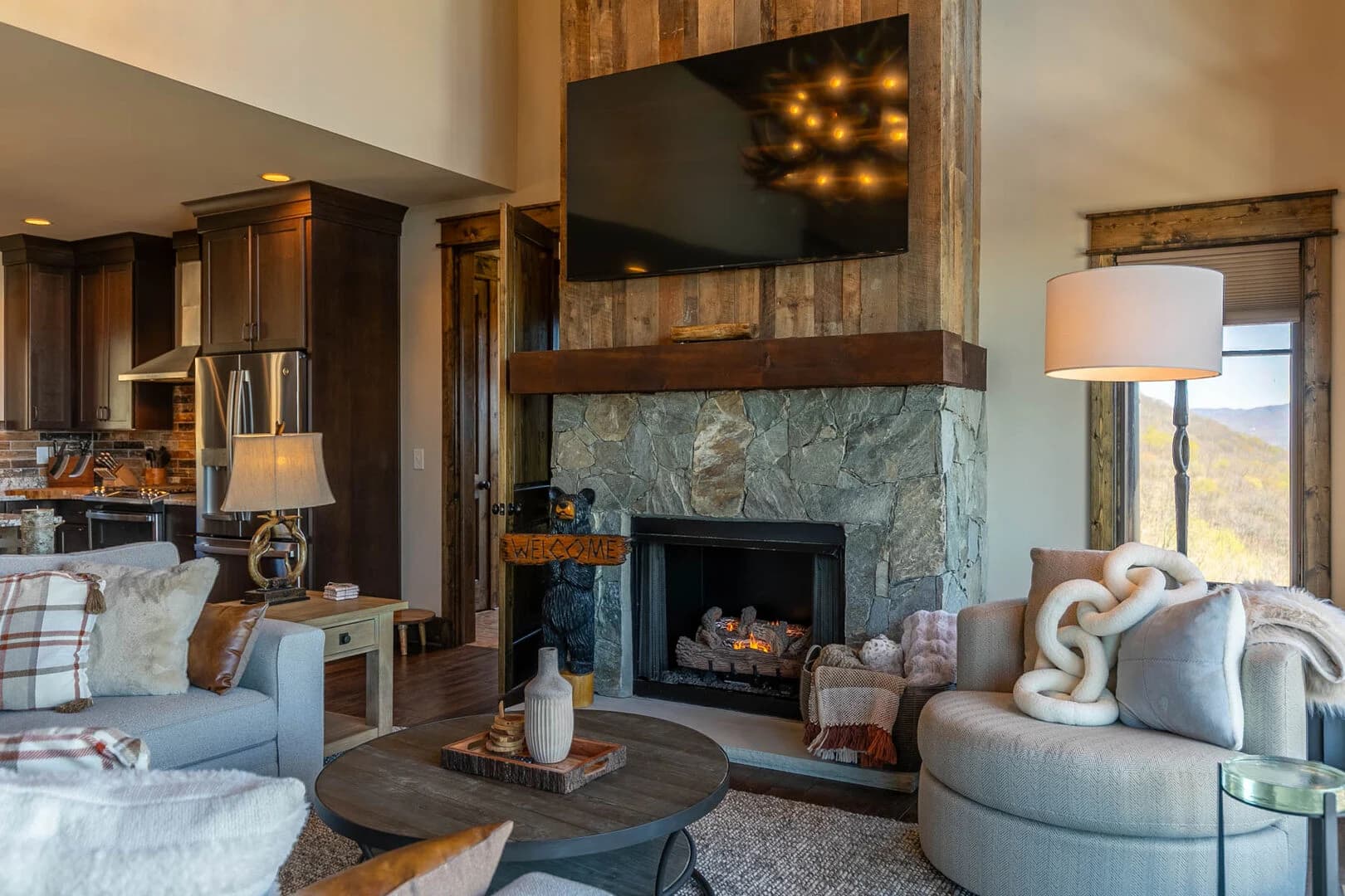 Bear Haven Hideaway - Image 9