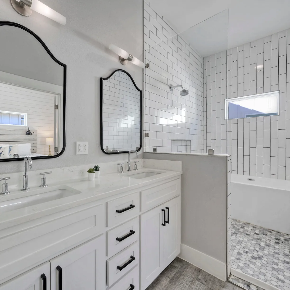 Wild Horse House - Image 19