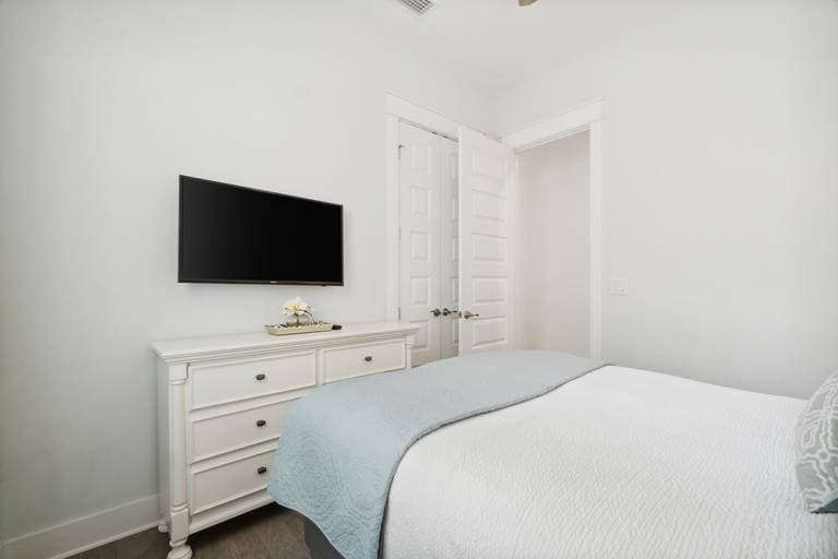 Beach Dreamer - Image 18