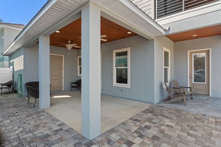 Aquaholic House - Image 4