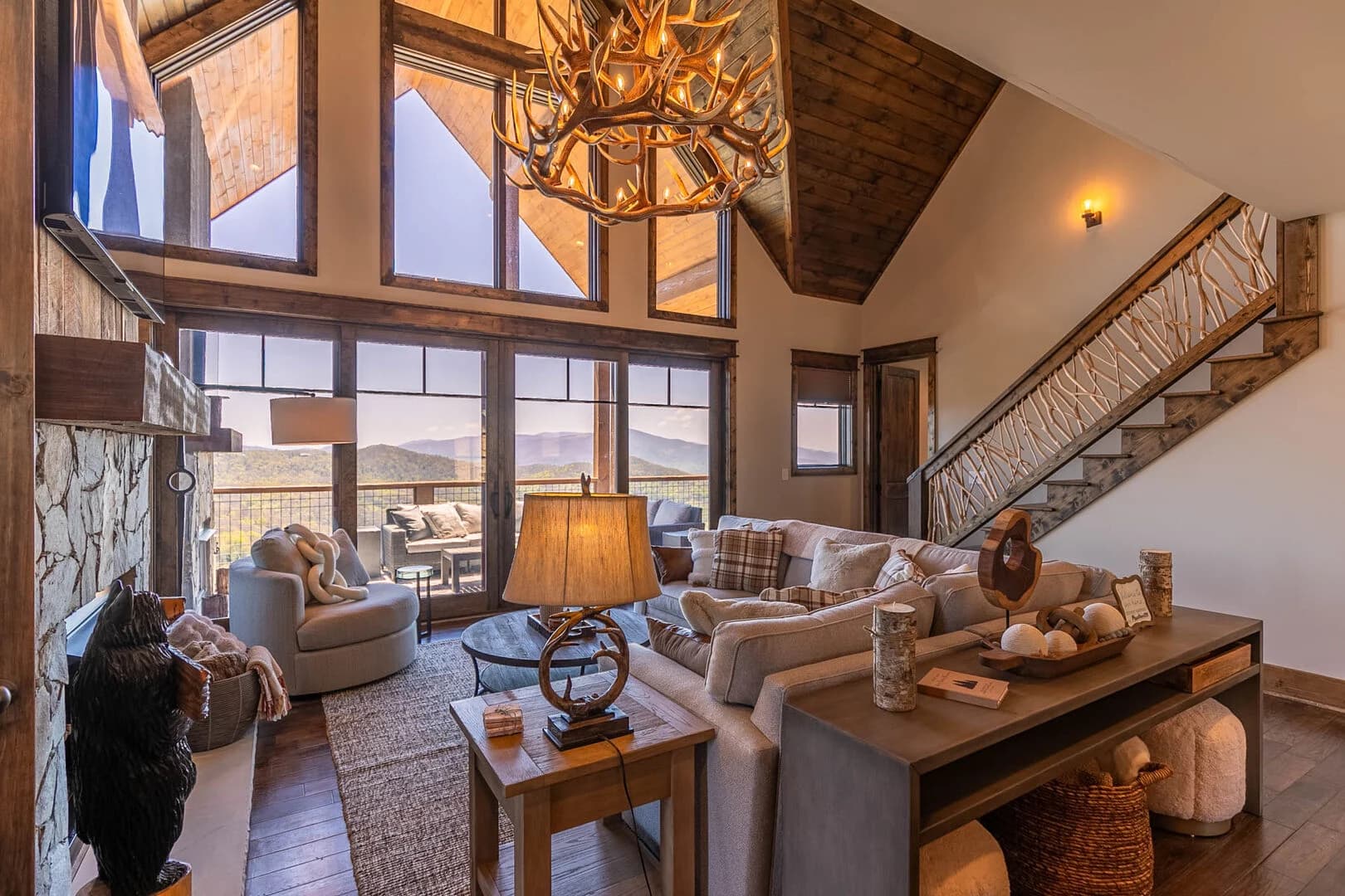 Bear Haven Hideaway - Image 3