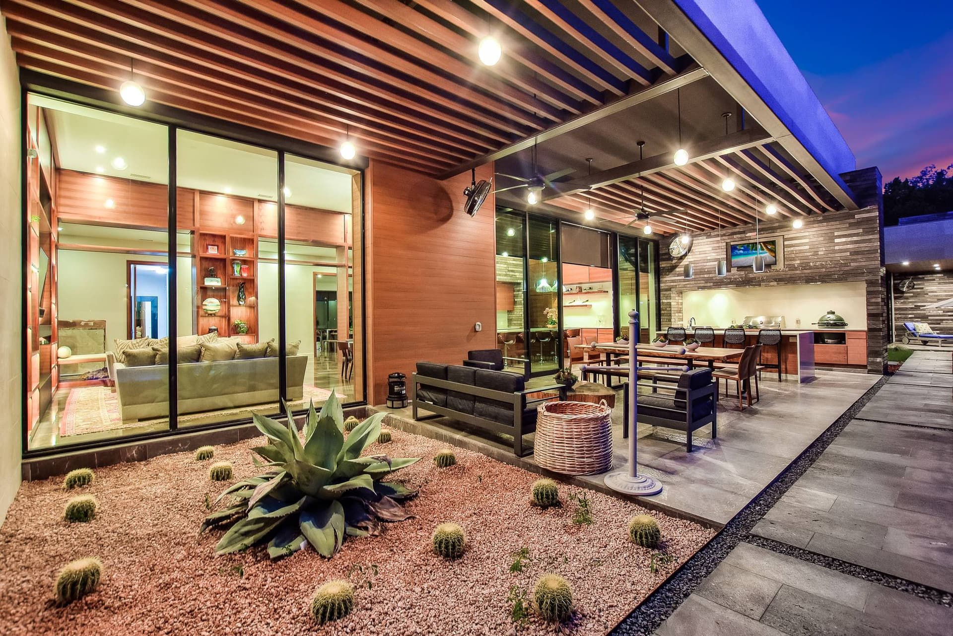 Austin Pinnacle - Image 7