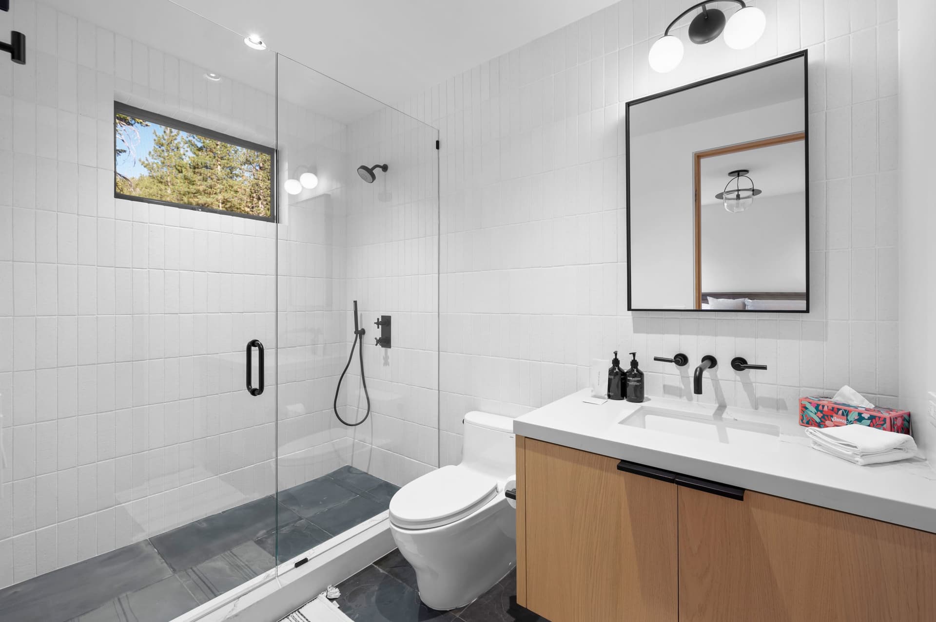 Modern Creekside Retreat - Image 26