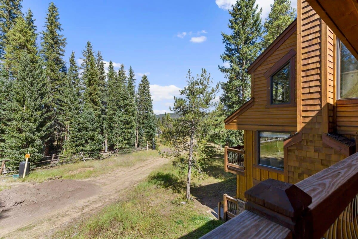 Peak Eight Mountain Escape - Image 36