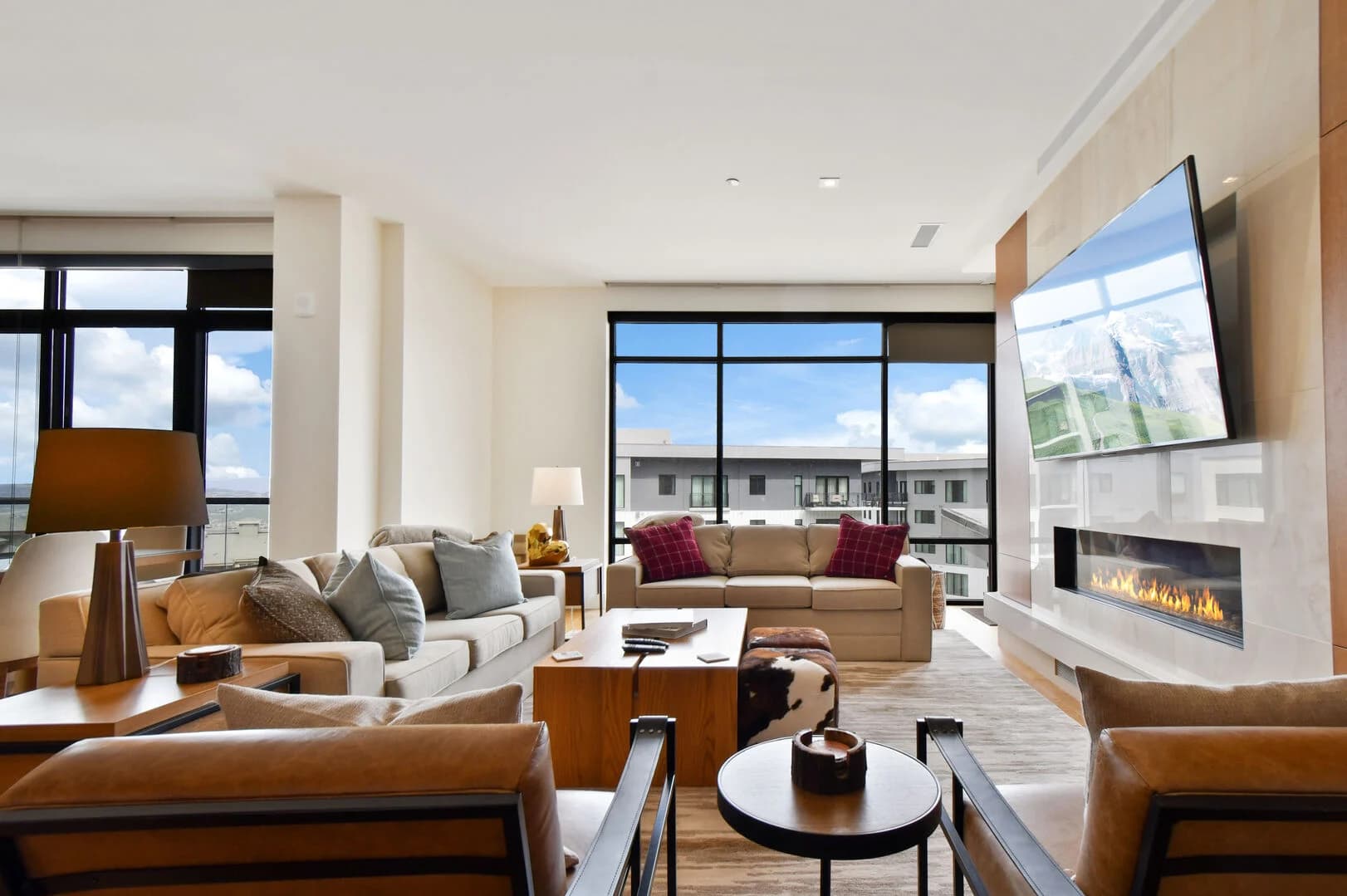 Lift Residence #602 - Image 4