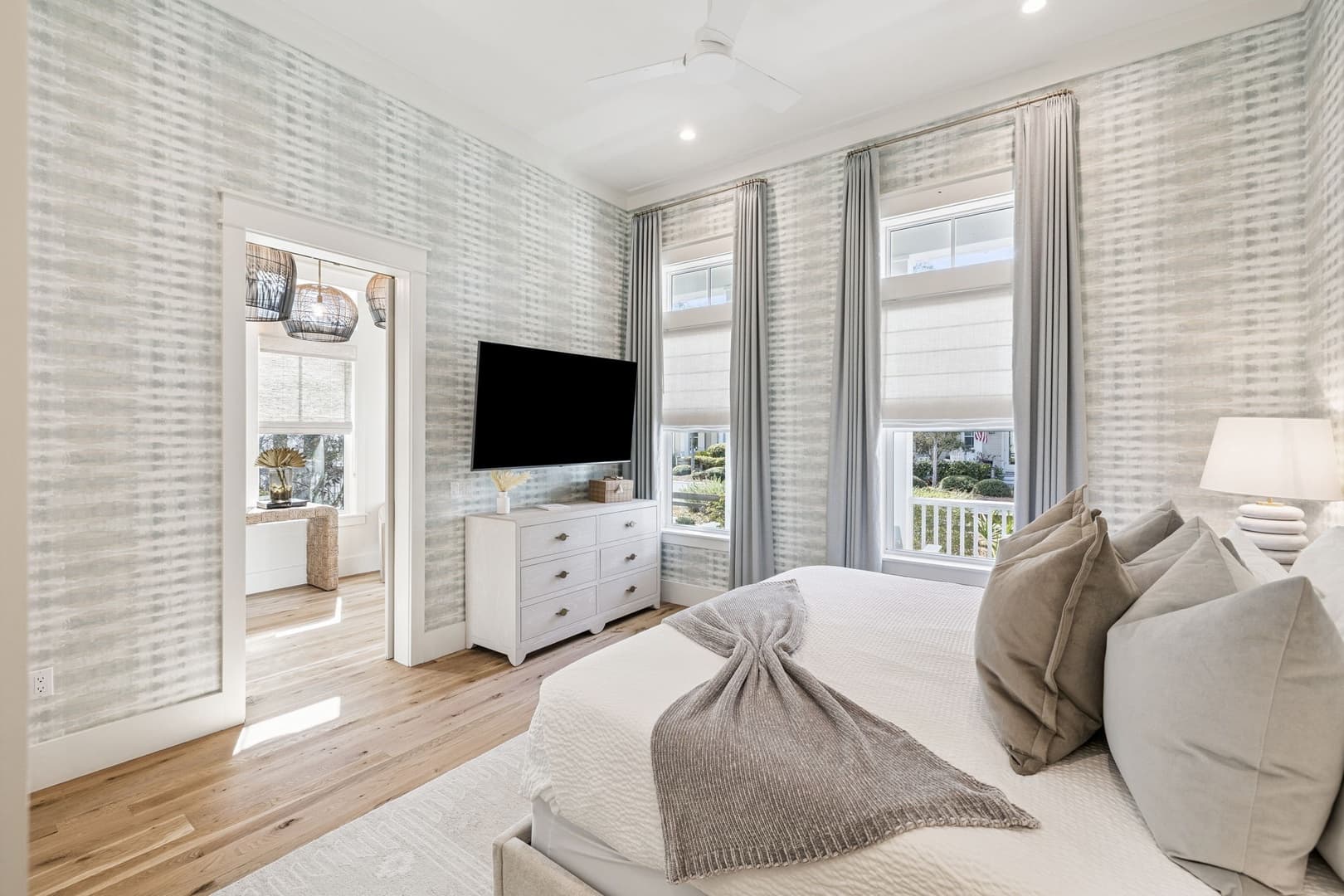 Anna Blue - Image 24