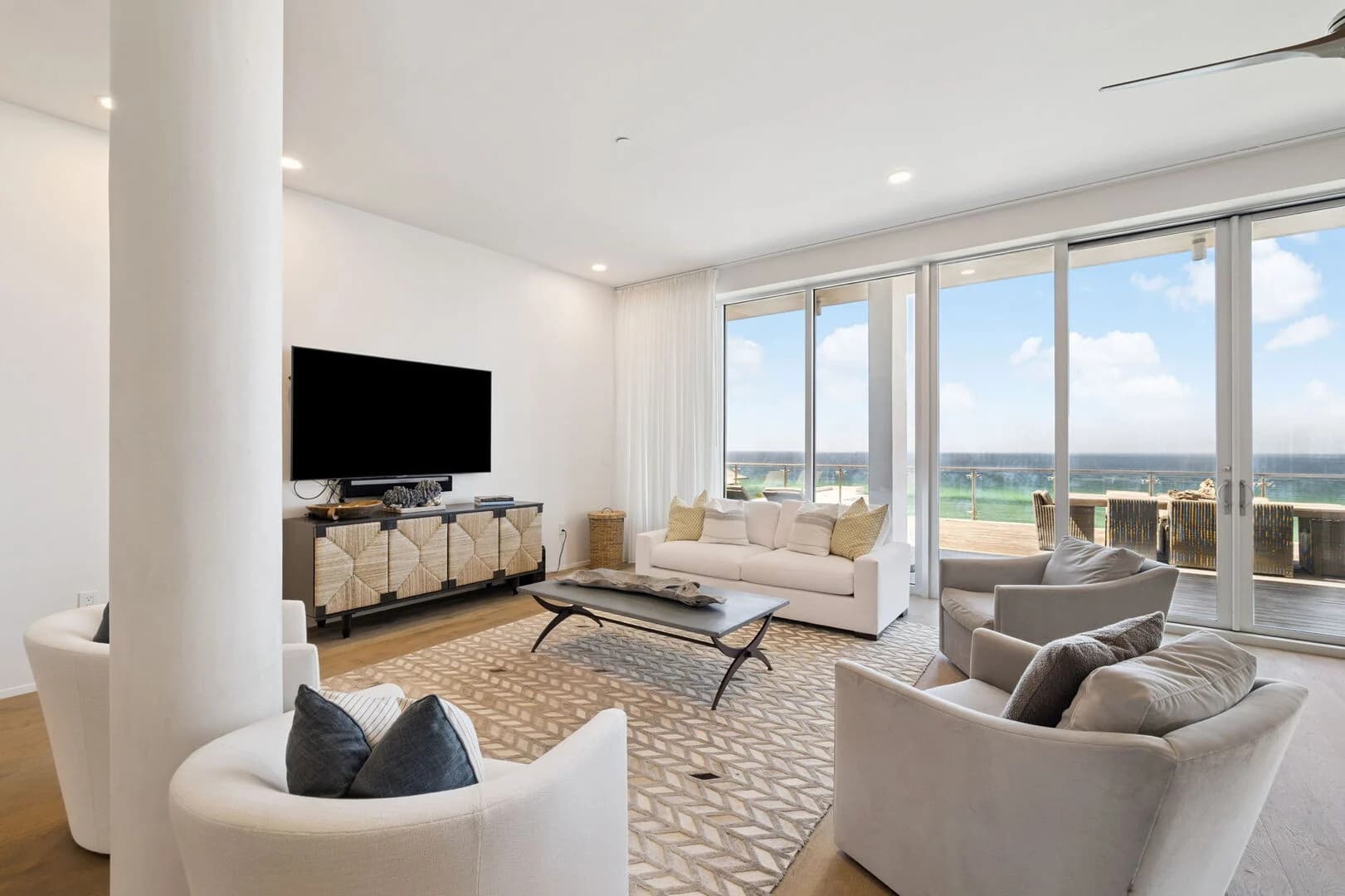 Viridian Penthouse #402 - Image 2