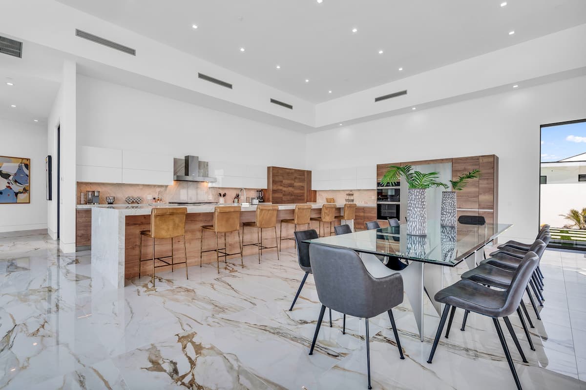 Bravo Villa #8 - Image 5