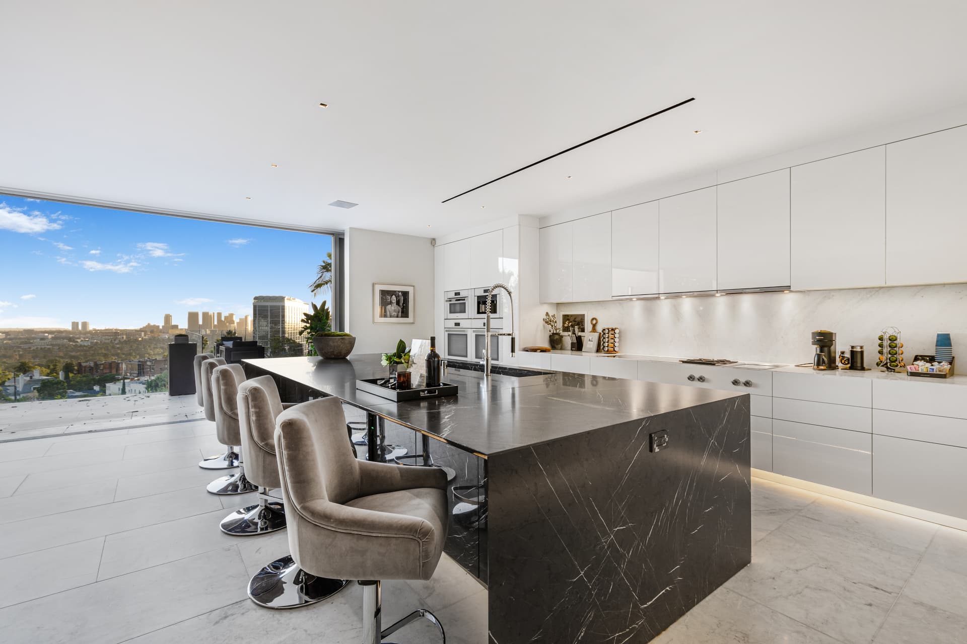 St Ives Modern - Image 15