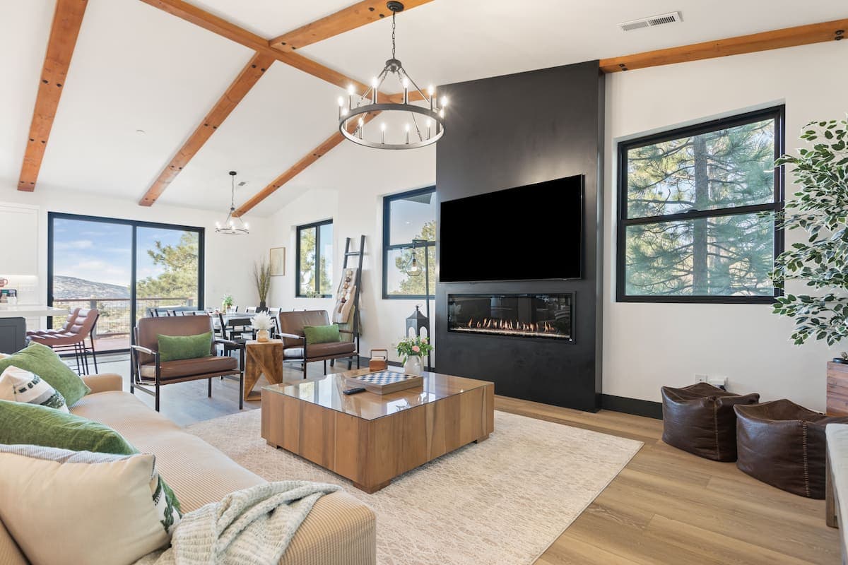 Bear's Retreat - Image 4