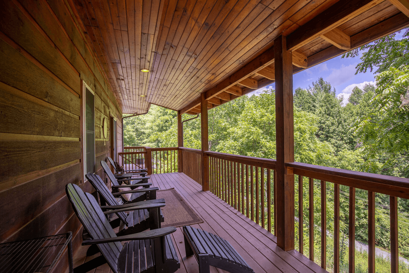 Lazy Bear Inn - Image 28