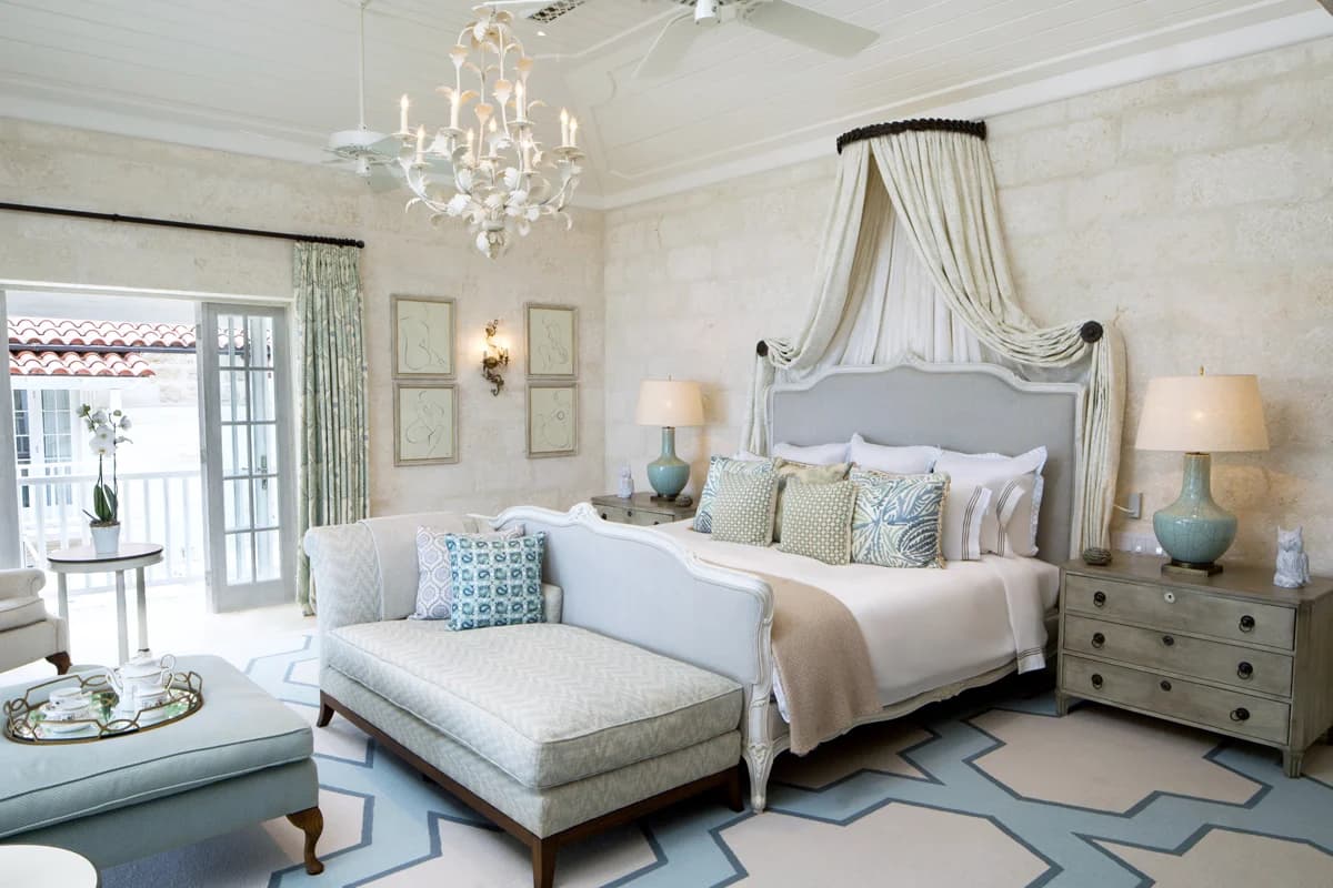 Sea Breeze Manor - Image 4