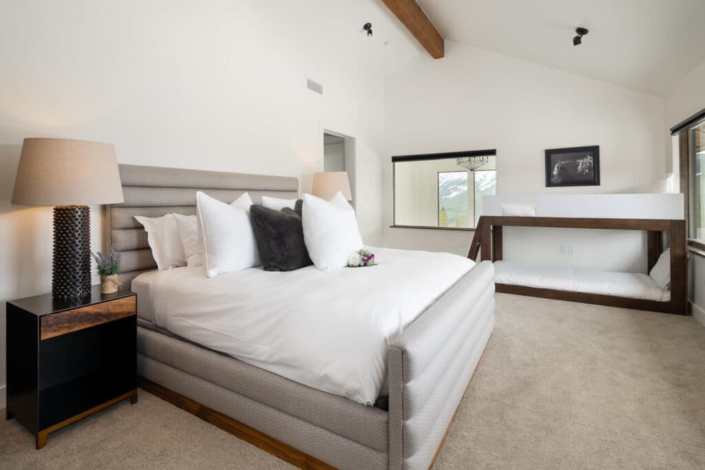 Six Silver Speaks - Image 15