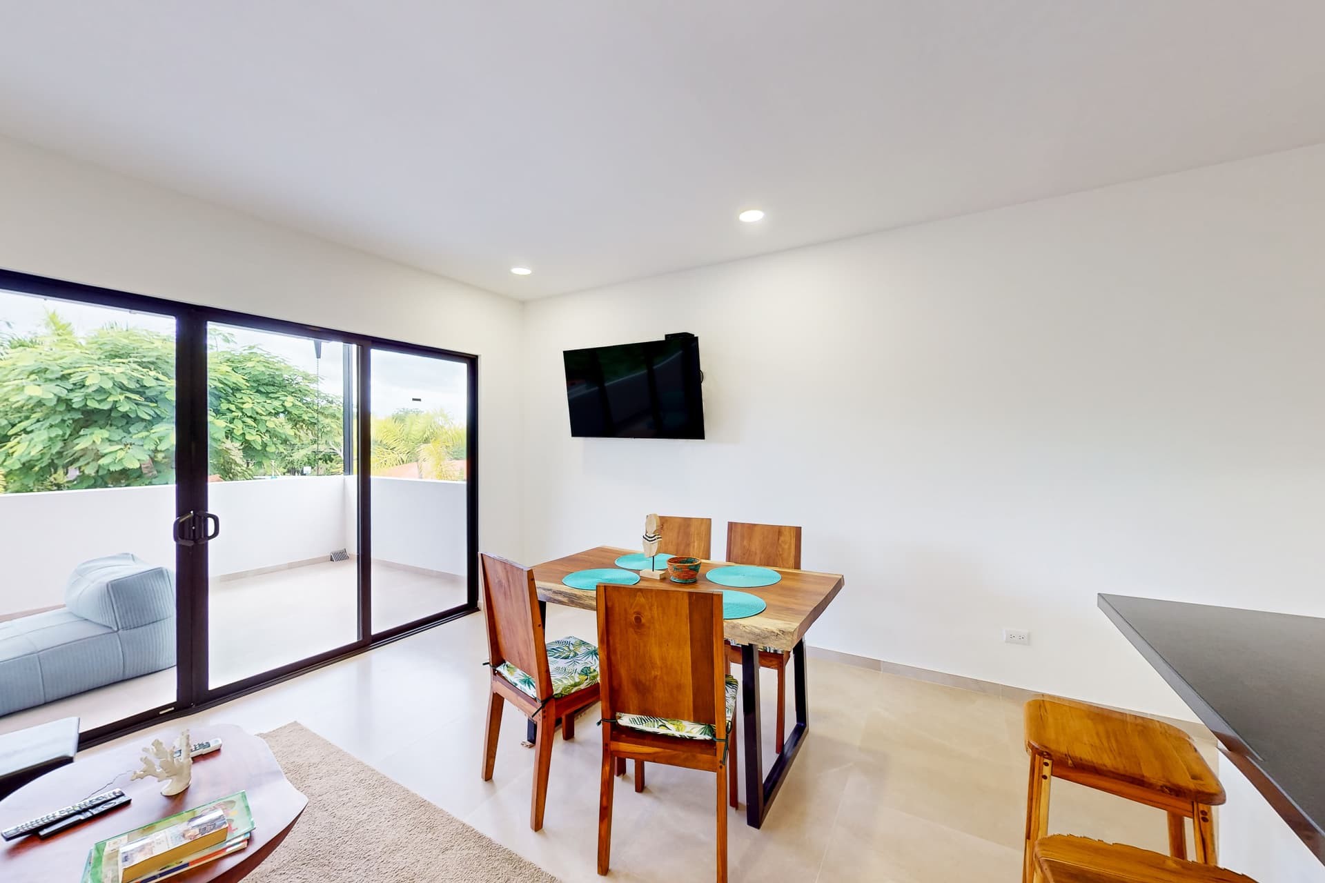 Coral Deluxe - Image 17