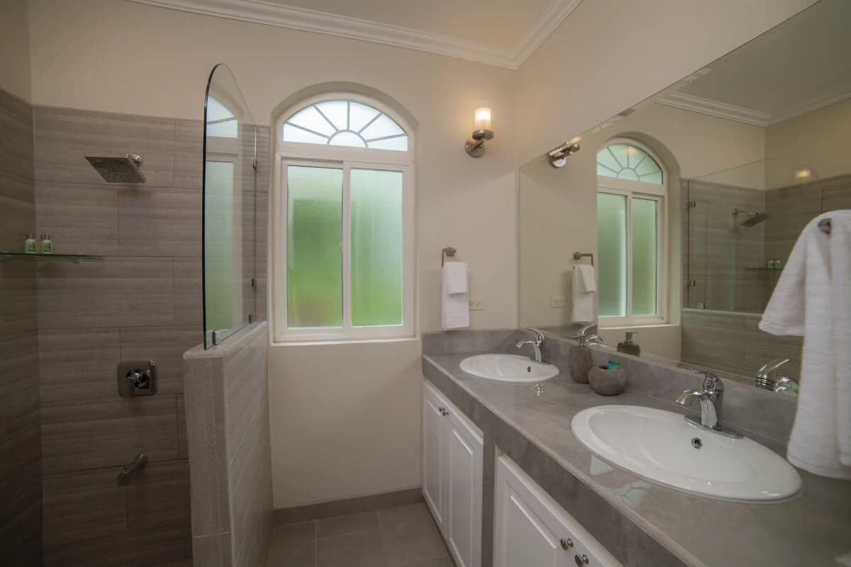 Colina Condo #8 - Image 4