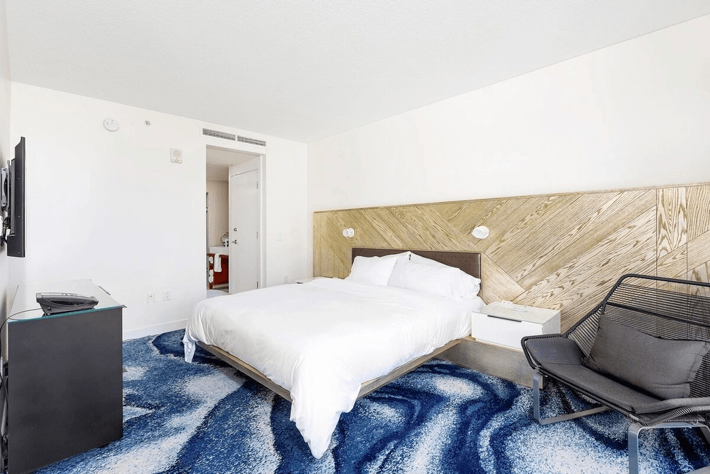 Shoreline #604 - Image 25