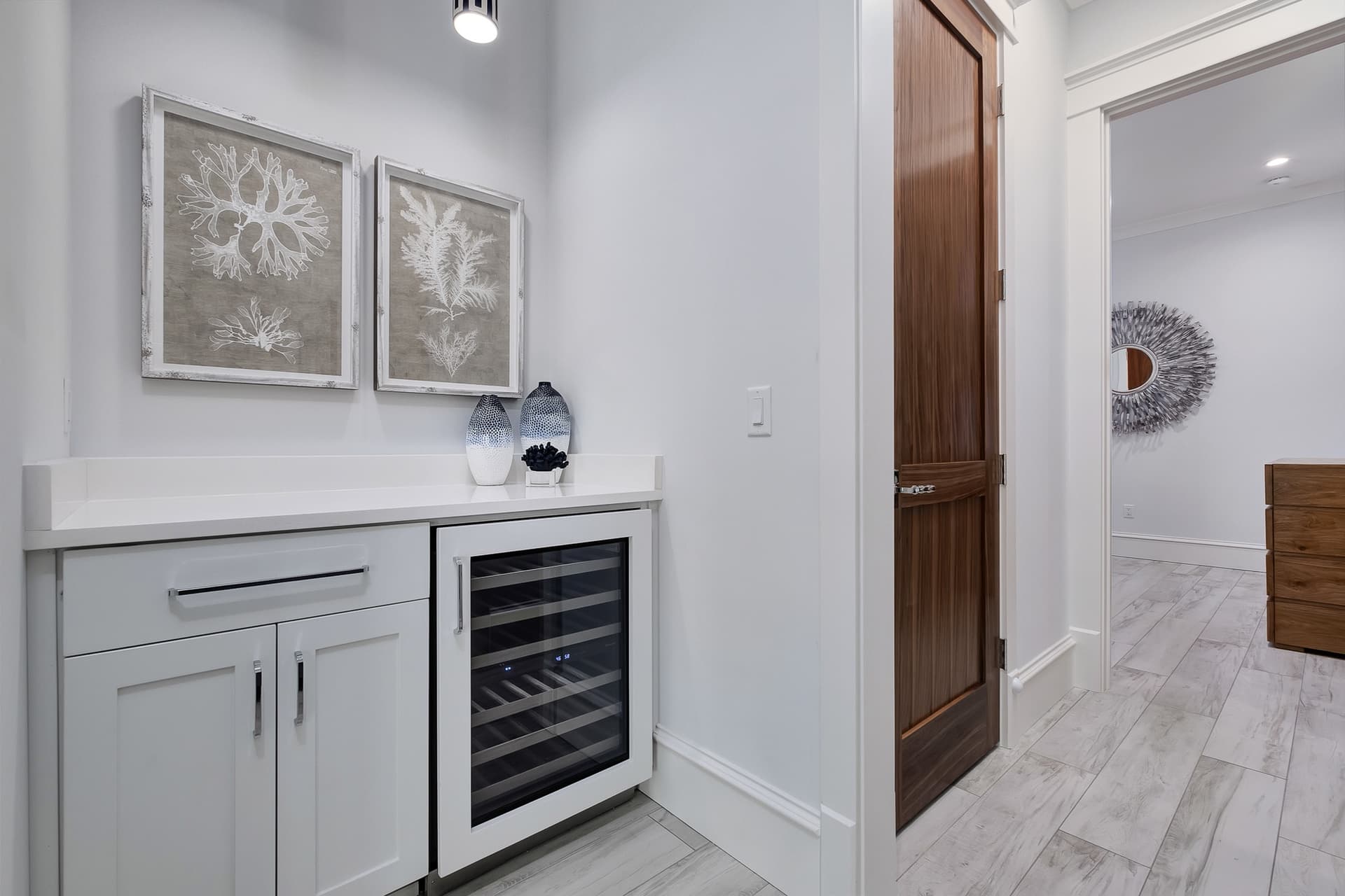 Social Manor - Image 15