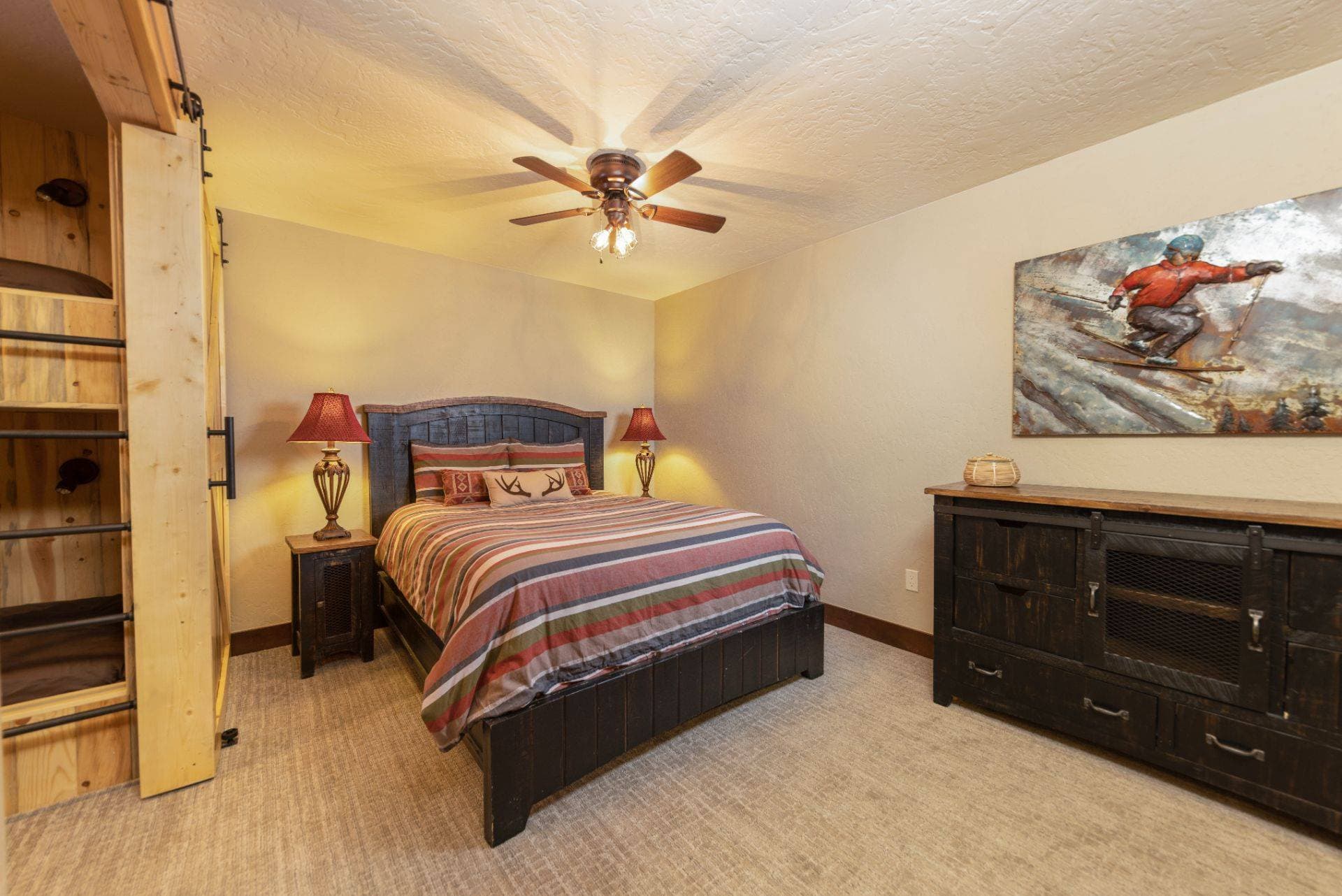 Pine Ridge Cabin - Image 22