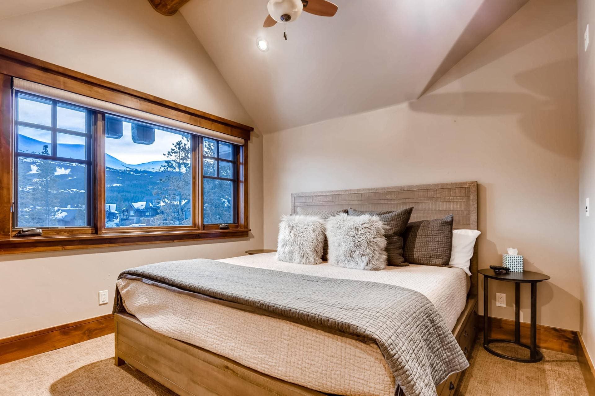 Monarch Place - Image 17