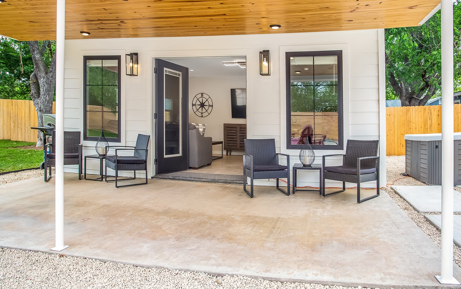 Burbank Casa Blanca - Image 3