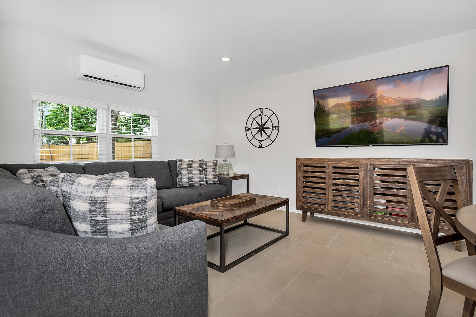 Burbank Casa Blanca - Image 2