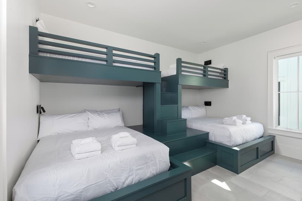 Casa Blanca - Image 18