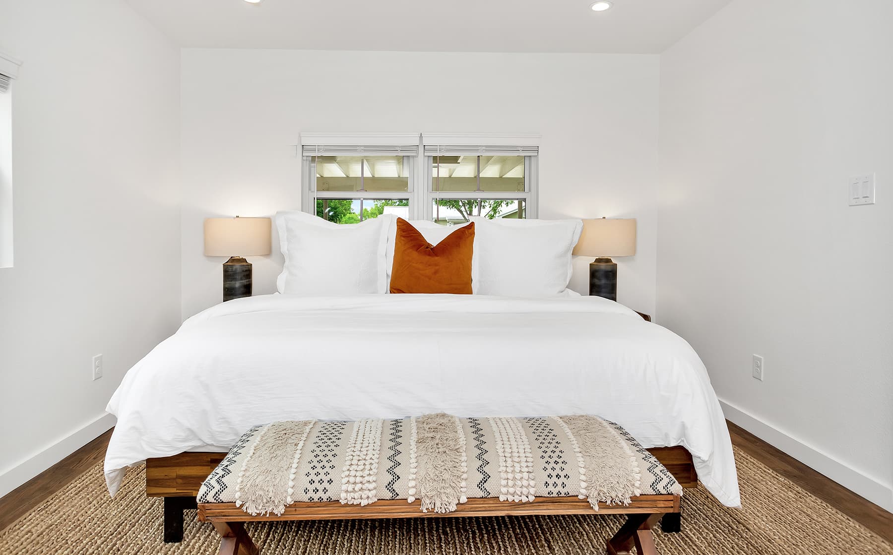 Burbank Casa Blanca - Image 8