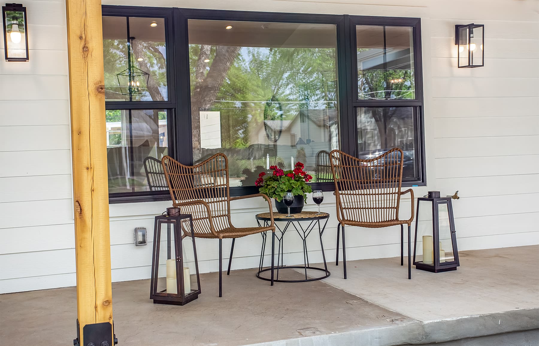 Burbank Casa Blanca - Image 15