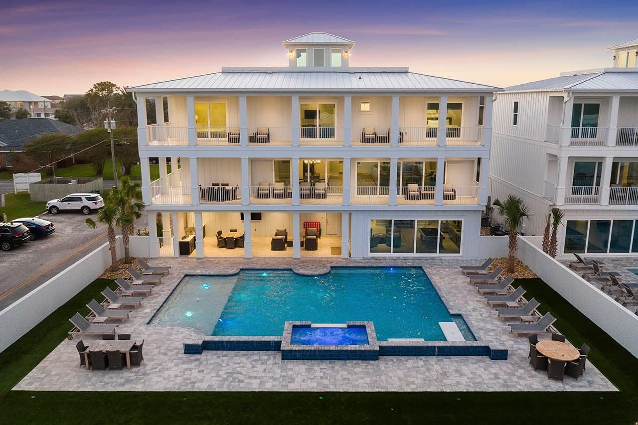 Castawaves - Image 43