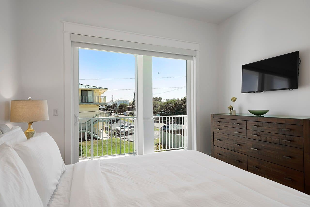 Castawaves - Image 12