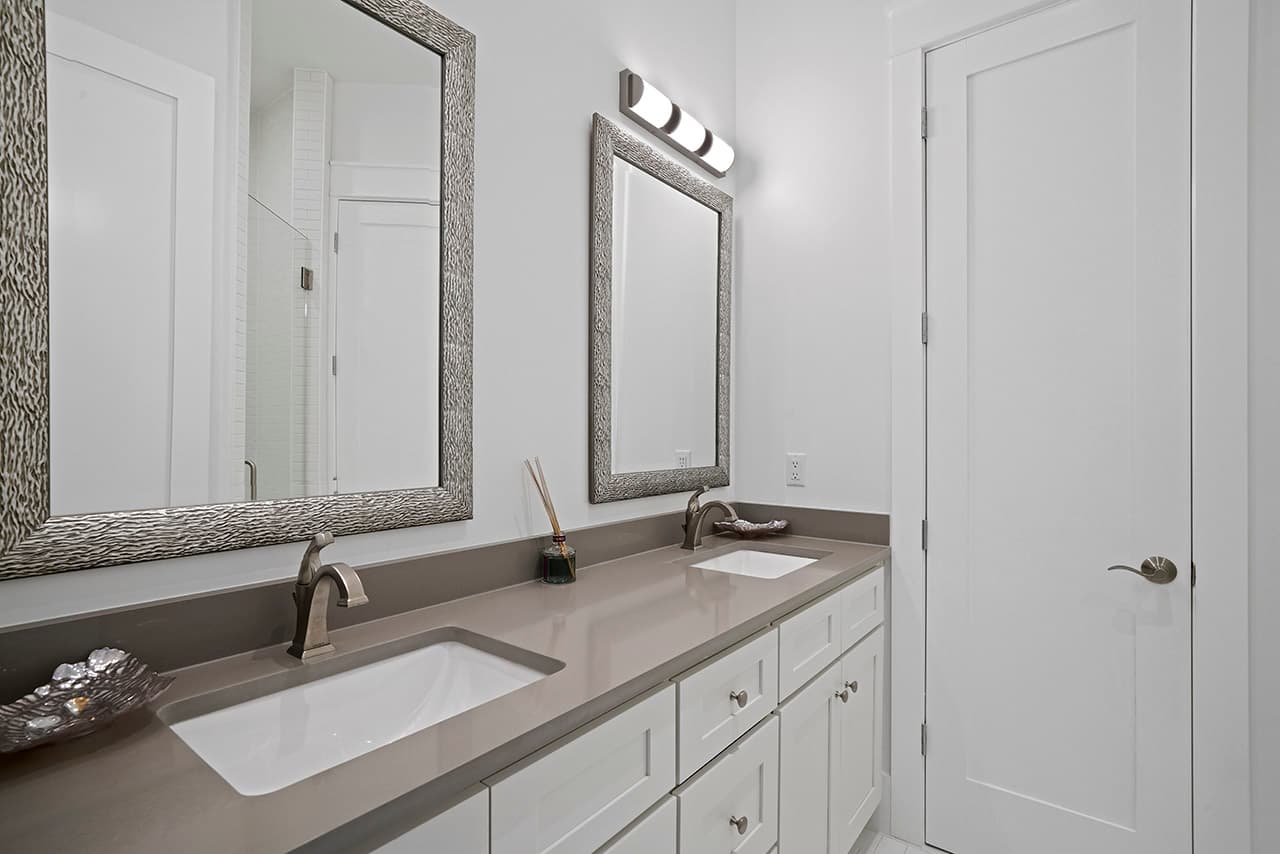 Castawaves - Image 35