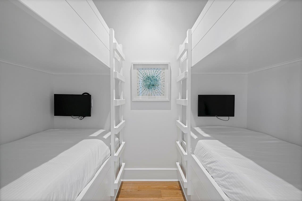 Castawaves - Image 29