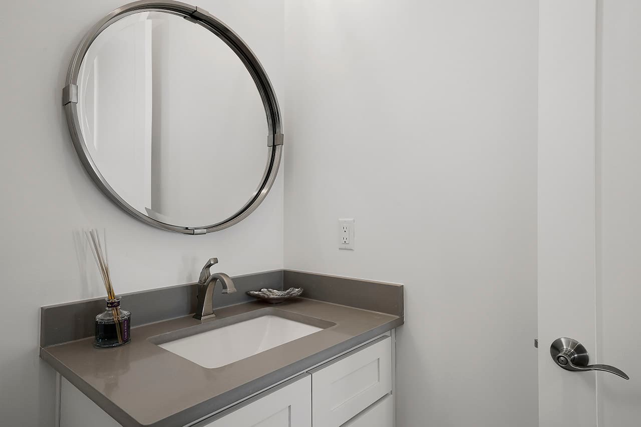 Castawaves - Image 39