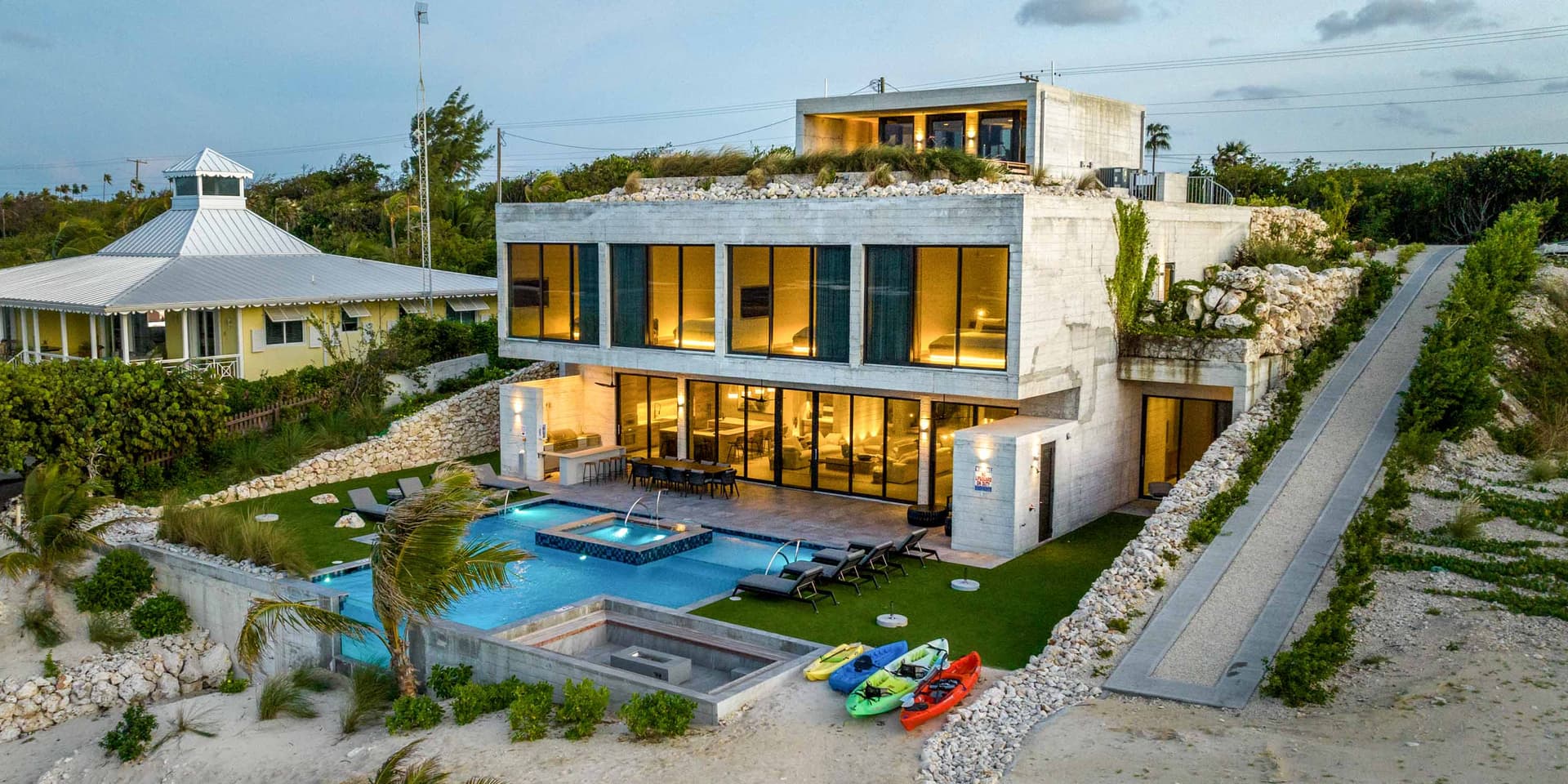 Bella Rocca Grand Estate - Image 6