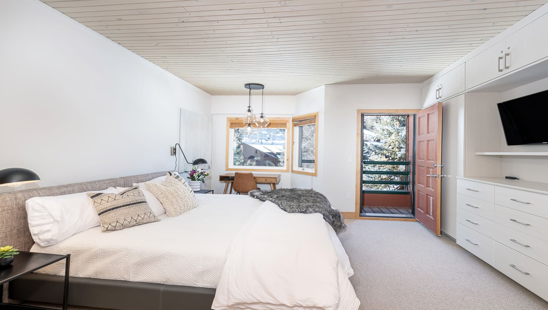 Ice House - Image 19