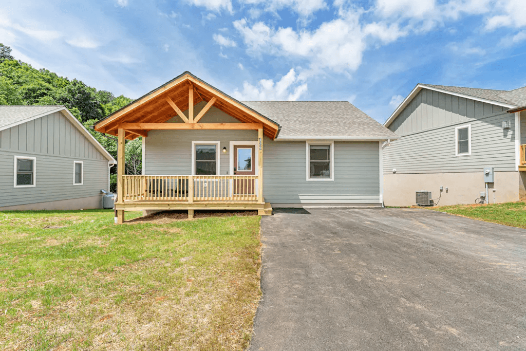 Brookshire Townhome - Image 3