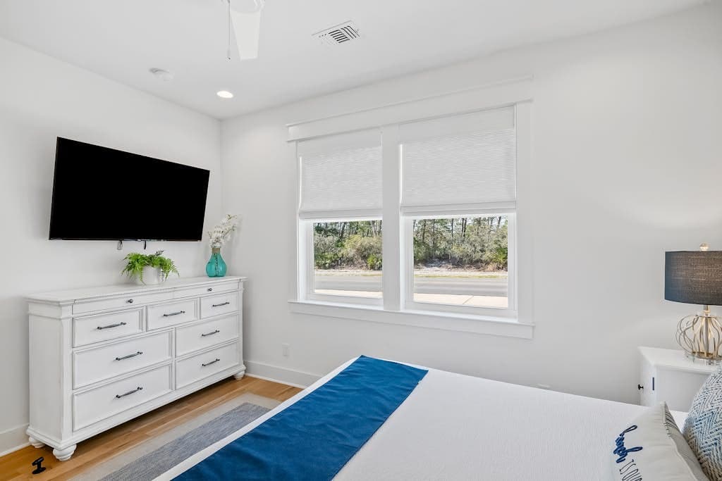 Shore Thing House - Image 20