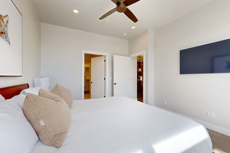 Luxury Hideout Overlook - Image 10