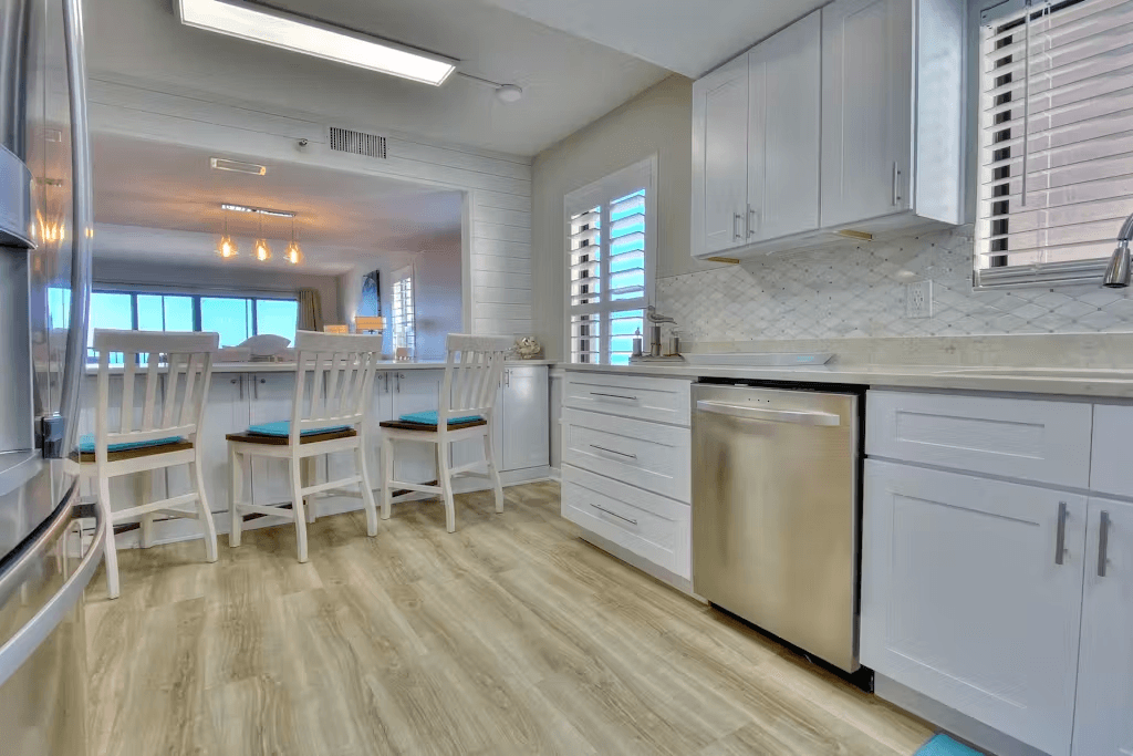 Reflections on the Gulf - Image 11