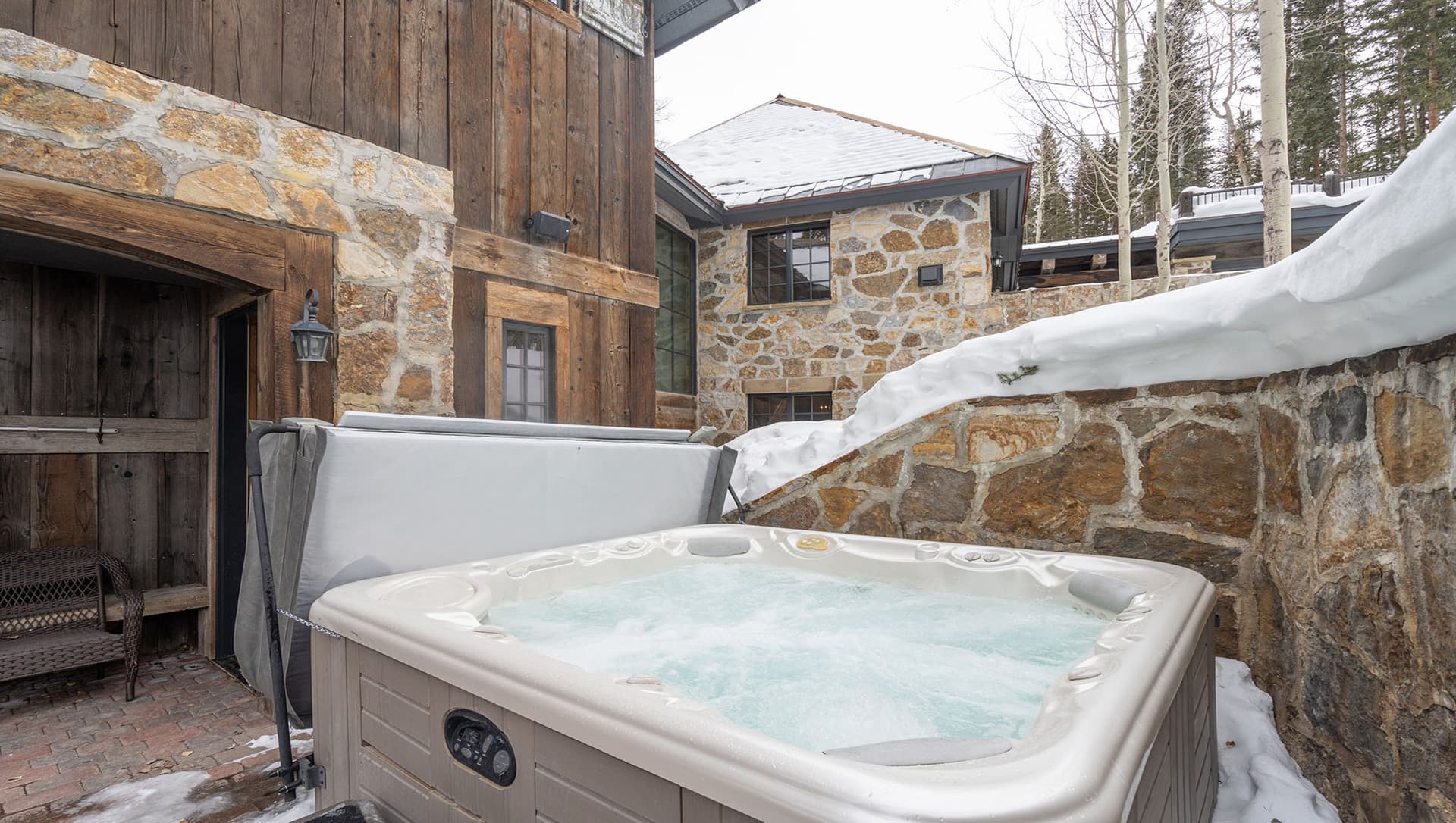 Twin Elk Lodge - Image 2