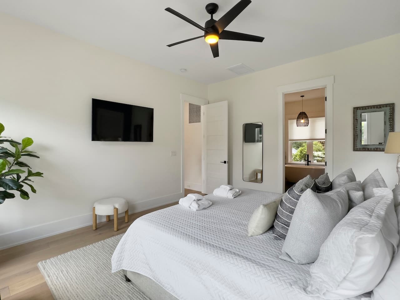 Amalfi Palms Getaway - Image 66