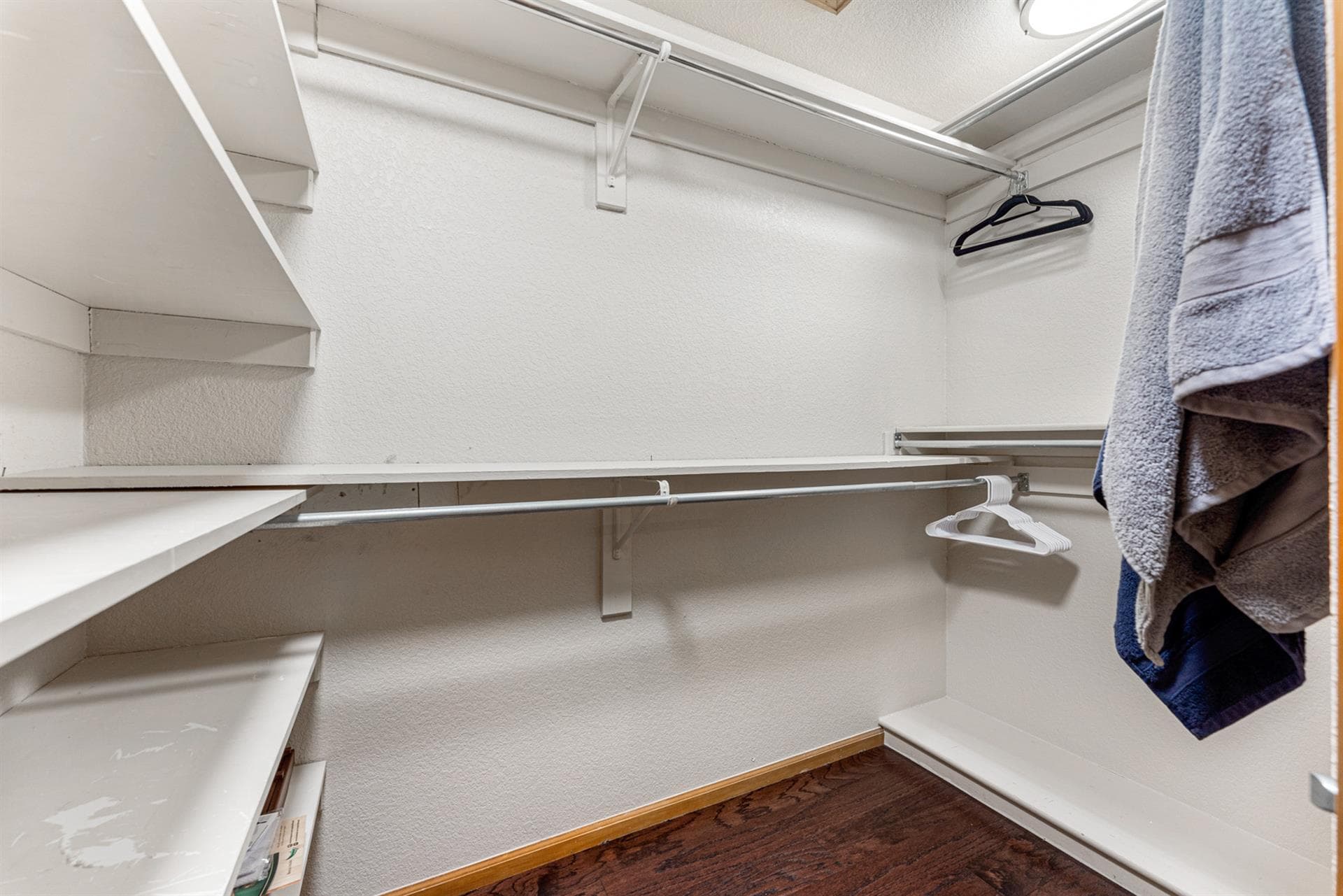 Burgundy House - Image 41